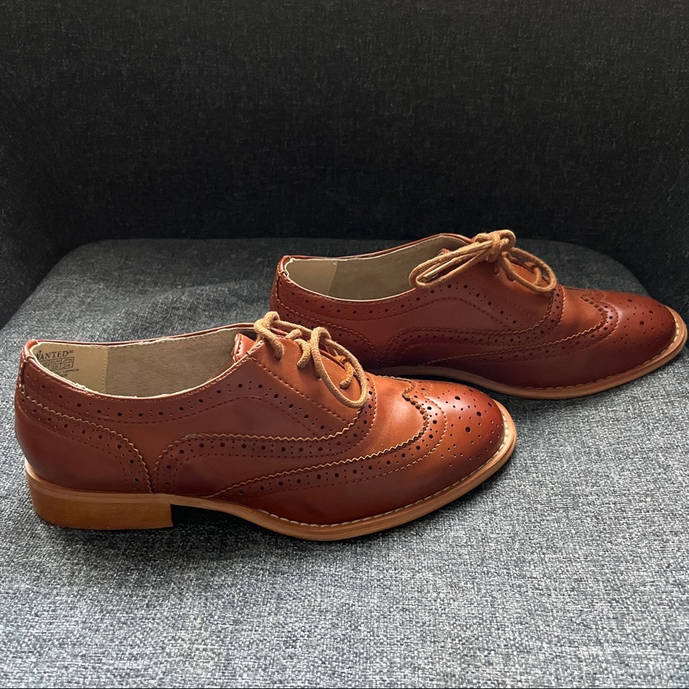FREE SHIPPING-Like new- ModCloth Talking Picking Oxford Flat Size 8